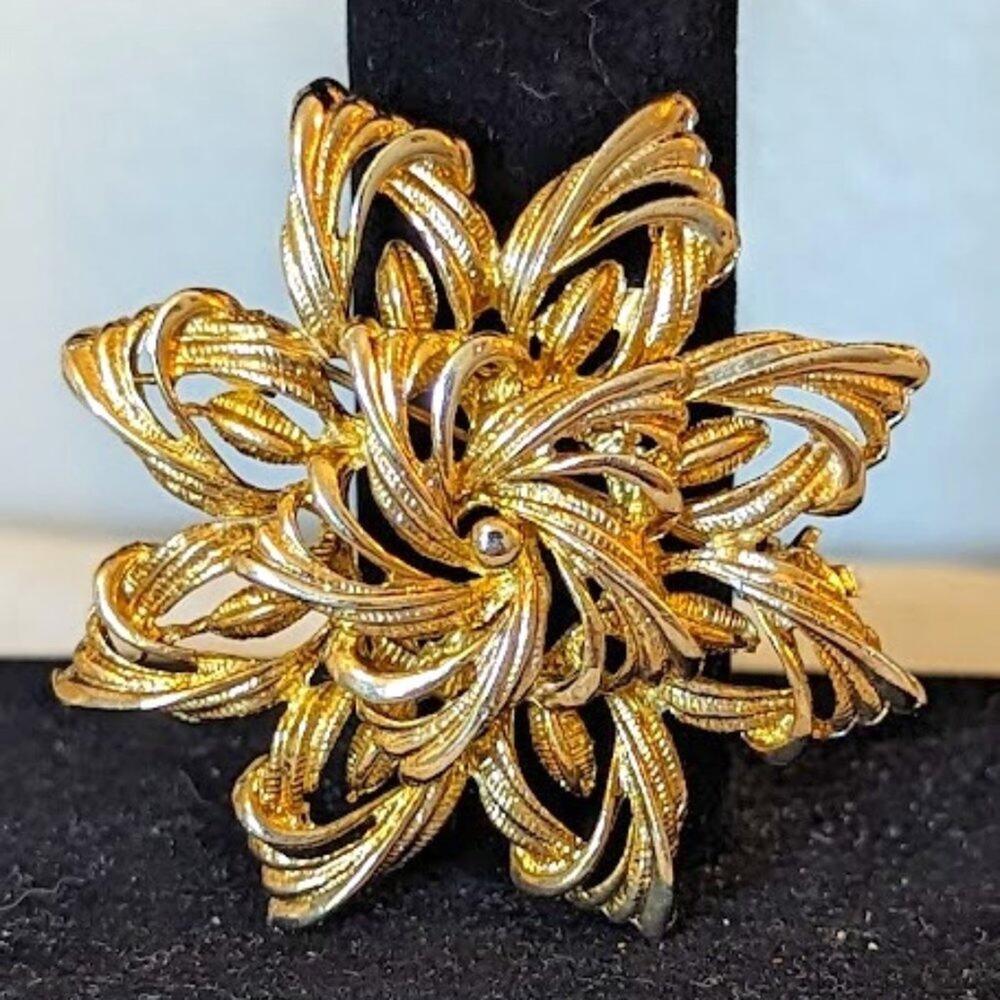 Vintage Two Toned Swirl Flower 3D Brooch